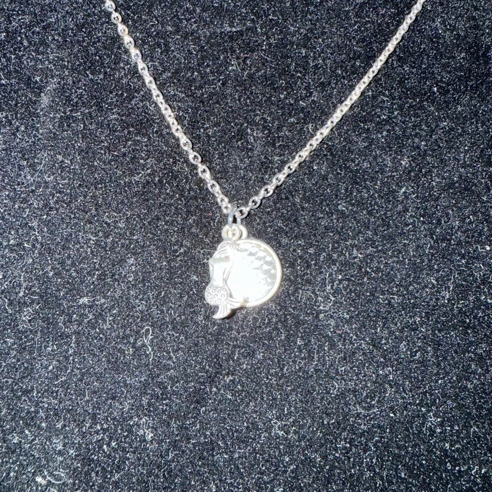 New Mermaid Fish Scale Pendant Rainbow Holographic Sequins Charm Necklace